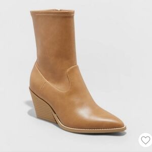 Aubree Ankle Boots from Universal Thread- Tan!